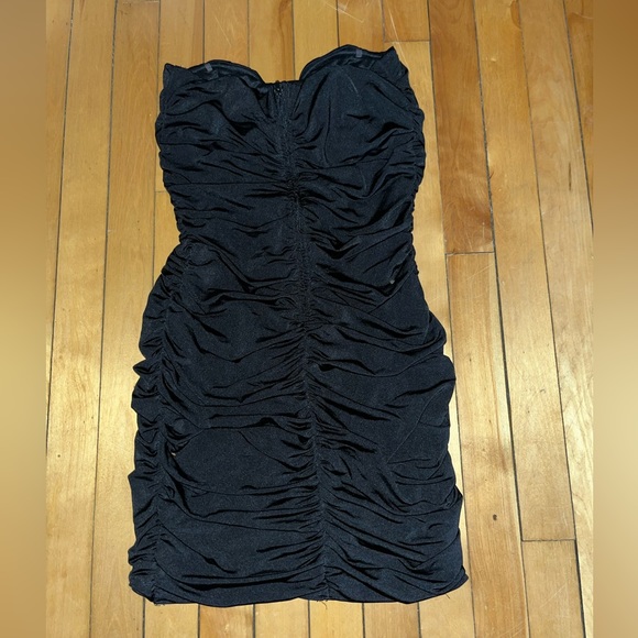 SEXY BLACK AND GOLD STRAPLESS DRESS - Picture 4 of 4